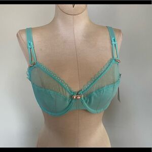 Felina lace Bra NWT